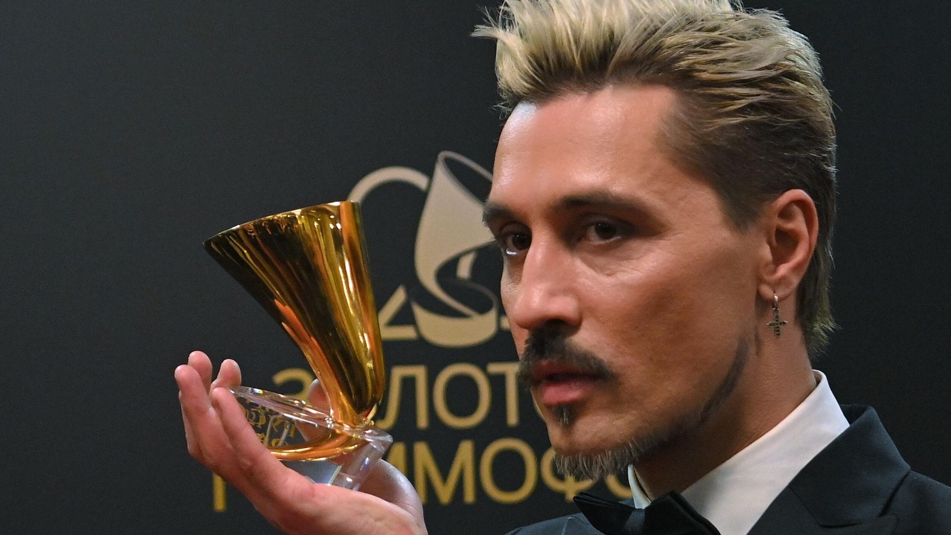 Певец Дима Билан на XXVI церемонии вручения премии Золотой граммофон Певец Дима Билан на XXVI церемонии вручения премии Золотой граммофон - РИА Новости, 1920, 18.05.2026