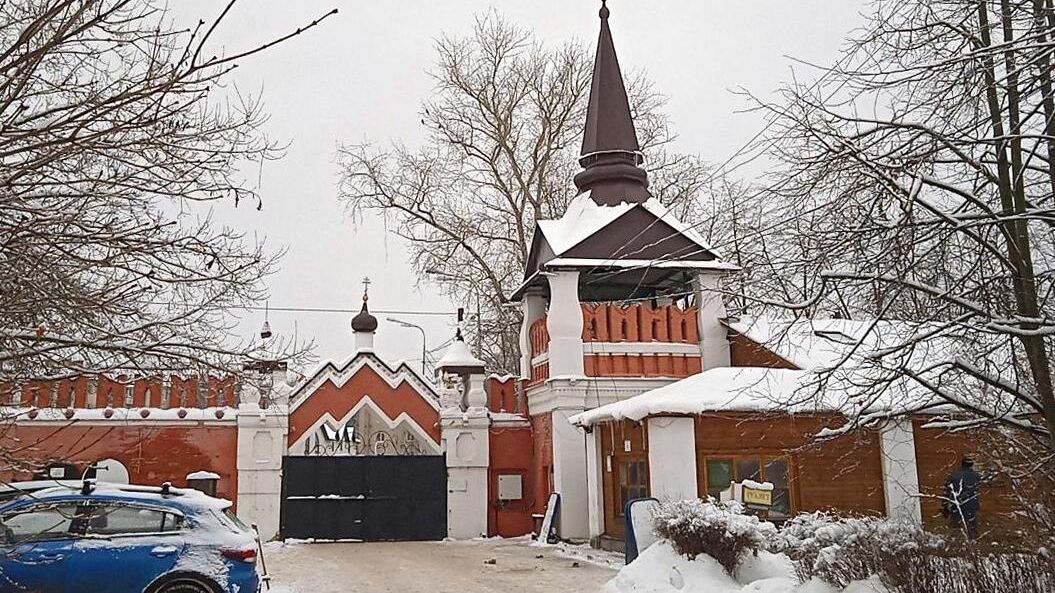 Здание православной гимназии в Серпухове, где произошел взрыв Здание православной гимназии в Серпухове, где произошел взрыв - РИА Новости, 1920, 13.12.2021