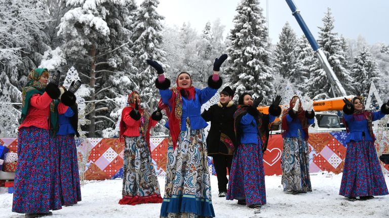 Театрализованное представление в деревне Новопареево городского округа Щелково, где будет срублена главная новогодняя елка страны Театрализованное представление в деревне Новопареево городского округа Щелково, где будет срублена главная новогодняя елка страны