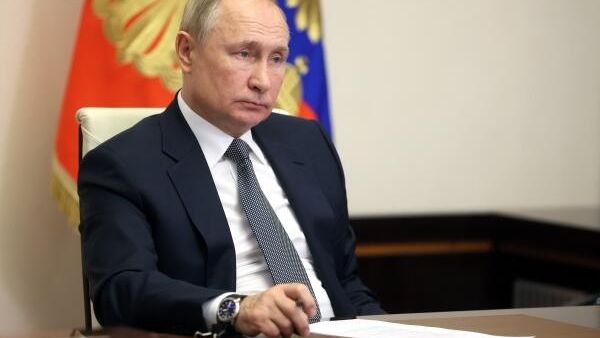 У вас в министерстве кто конкретно занимается этим? – Путин задал вопрос о свалках Козлову У вас в министерстве кто конкретно занимается этим? – Путин задал вопрос о свалках Козлову - РИА Новости, 1920, 15.12.2021