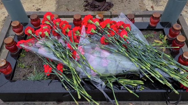 В ЛНР почтили память журналистов, погибших на Донбассе В ЛНР почтили память журналистов, погибших на Донбассе