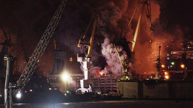 Пожар на корвете Проворный на заводе Северная верфь в Санкт-Петербурге Пожар на корвете Проворный на заводе Северная верфь в Санкт-Петербурге