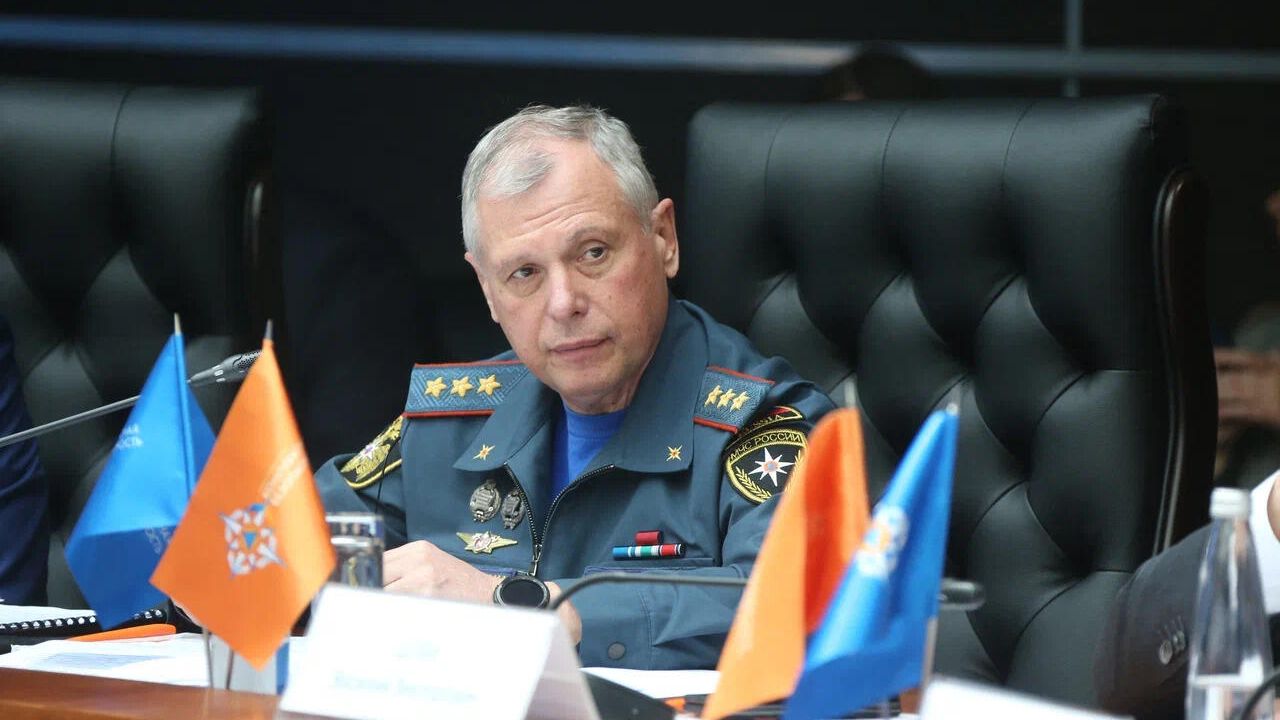 Временно исполняющий обязанности главы МЧС генерал-полковник внутренней службы Александр Чуприян Временно исполняющий обязанности главы МЧС генерал-полковник внутренней службы Александр Чуприян - РИА Новости, 1920, 19.02.2022
