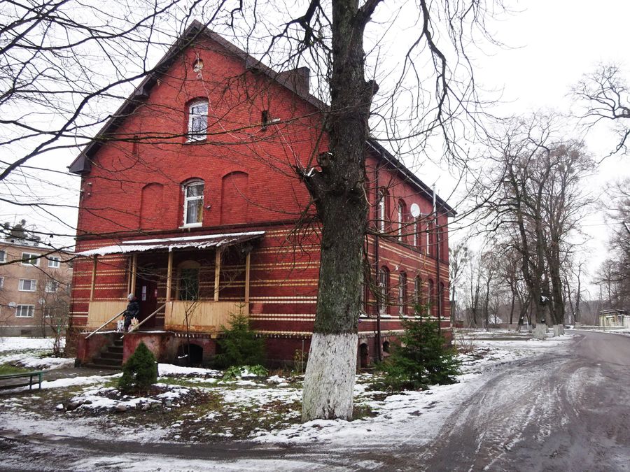 Жилой дом около комплекса психиатрической больницы Алленберг Жилой дом около комплекса психиатрической больницы Алленберг