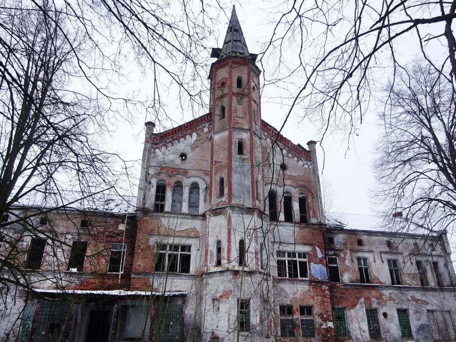 Один из корпусов на территории бывшей психиатрической больницы Один из корпусов на территории бывшей психиатрической больницы