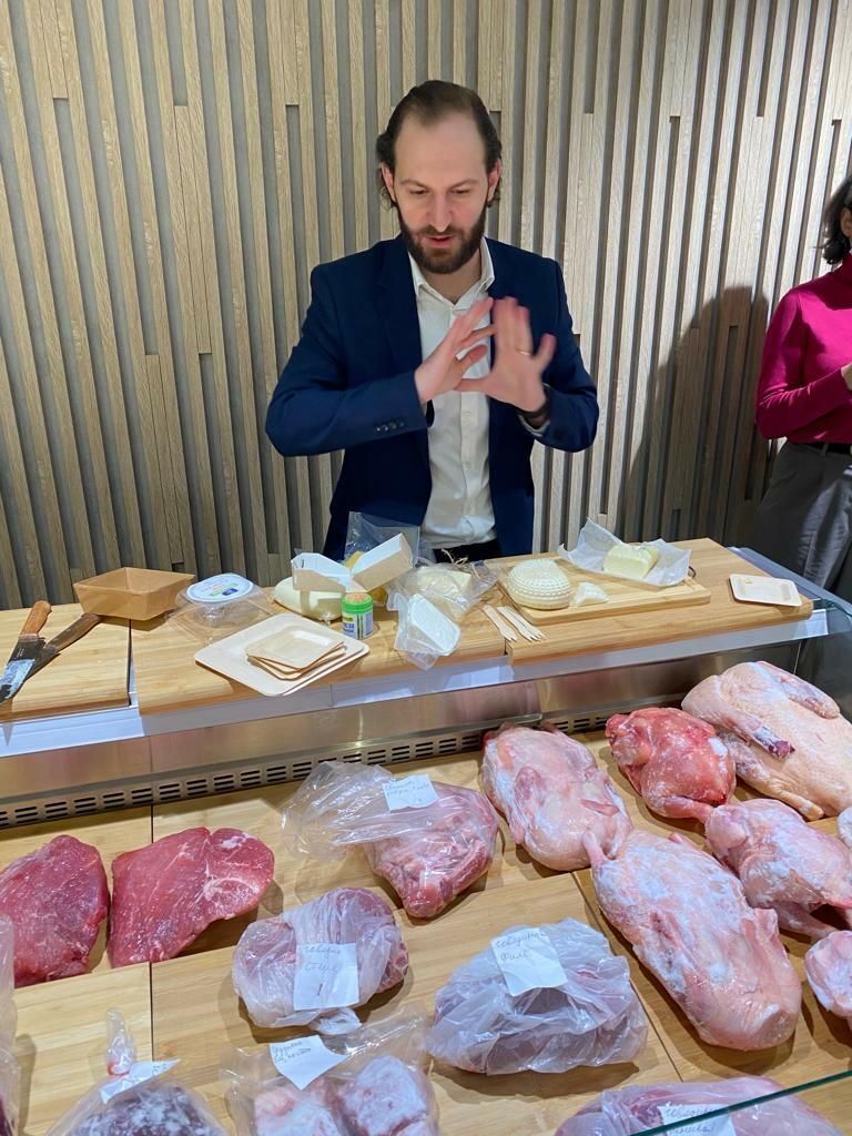Новая торговая точка в рамках реализуемого Корпорацией МСП проекта Фермерский островок Новая торговая точка в рамках реализуемого Корпорацией МСП проекта Фермерский островок - РИА Новости, 1920, 21.12.2021