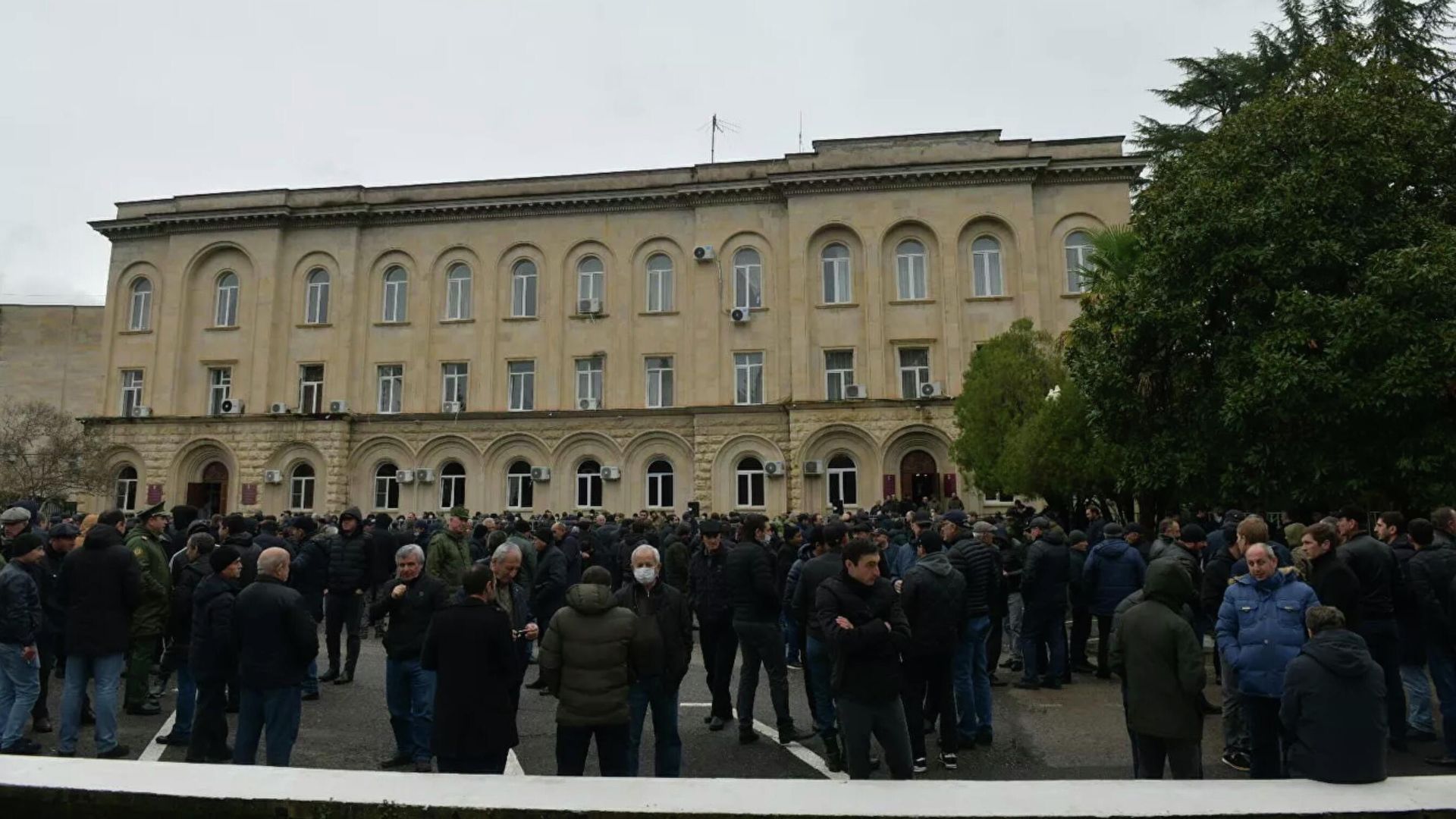 Несанкционированный митинг оппозиции в Сухуми, Абхазия Несанкционированный митинг оппозиции в Сухуми, Абхазия - РИА Новости, 1920, 21.12.2021