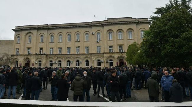 Несанкционированный митинг оппозиции в Сухуми, Абхазия