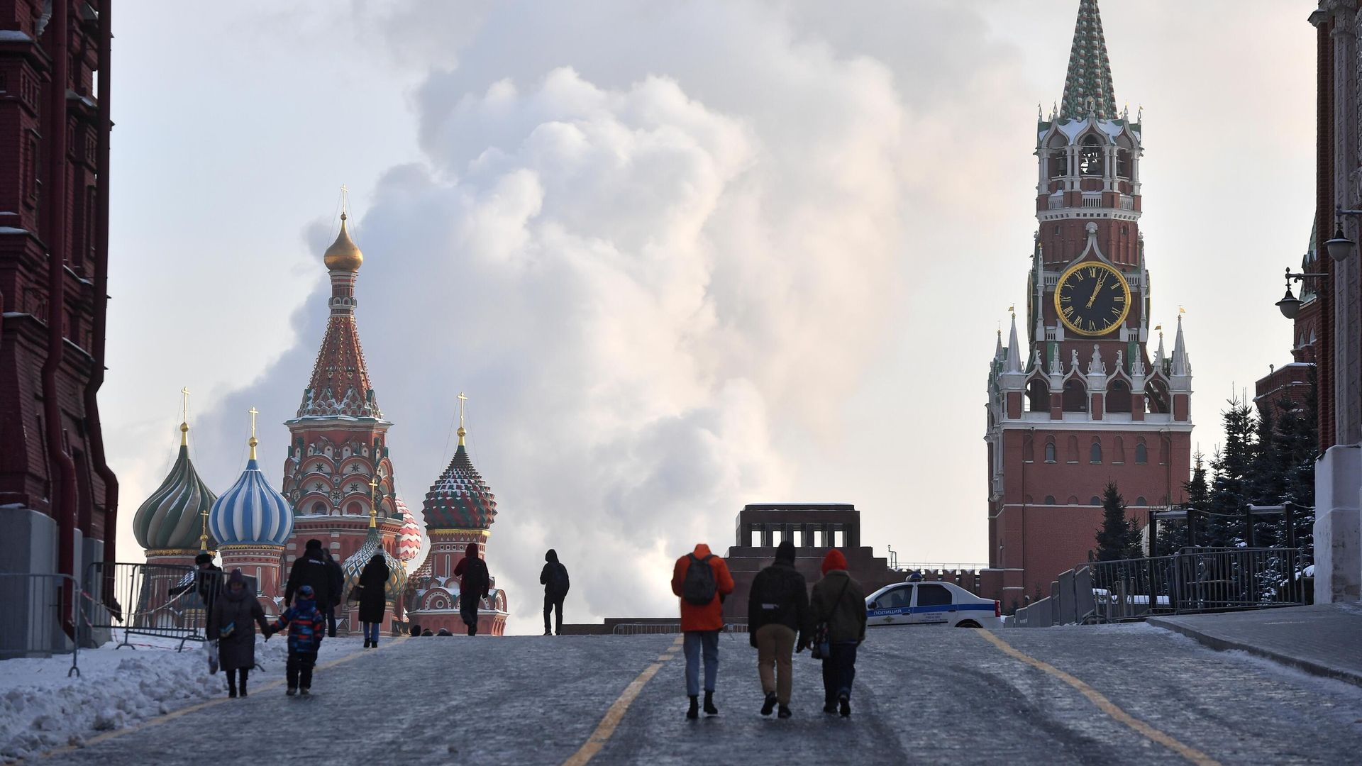 Люди на Красной площади в Москве Люди на Красной площади в Москве - РИА Новости, 1920, 22.12.2021