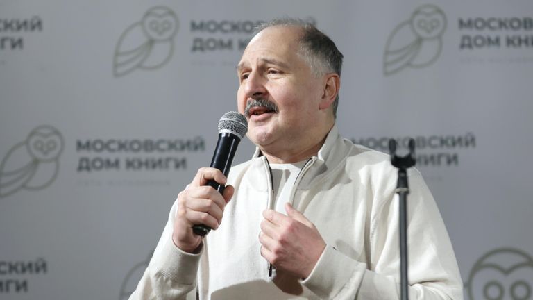 Российский актёр театра и кино, радиоведущий, официальный голос ОРТ / Первого канала Алексей Неклюдов выступает на презентации книги Страна чудес Коктебель Российский актёр театра и кино, радиоведущий, официальный голос ОРТ / Первого канала Алексей Неклюдов выступает на презентации книги Страна чудес Коктебель