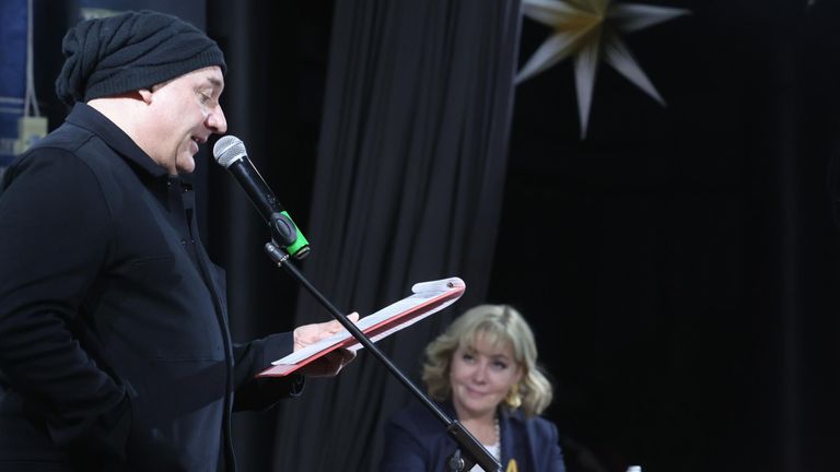 Актер и телеведущий Николай Фоменко выступает на презентации книги Страна чудес Коктебель телеведущей, журналистки Арины Шараповой в Московском Доме книги Актер и телеведущий Николай Фоменко выступает на презентации книги Страна чудес Коктебель телеведущей, журналистки Арины Шараповой в Московском Доме книги