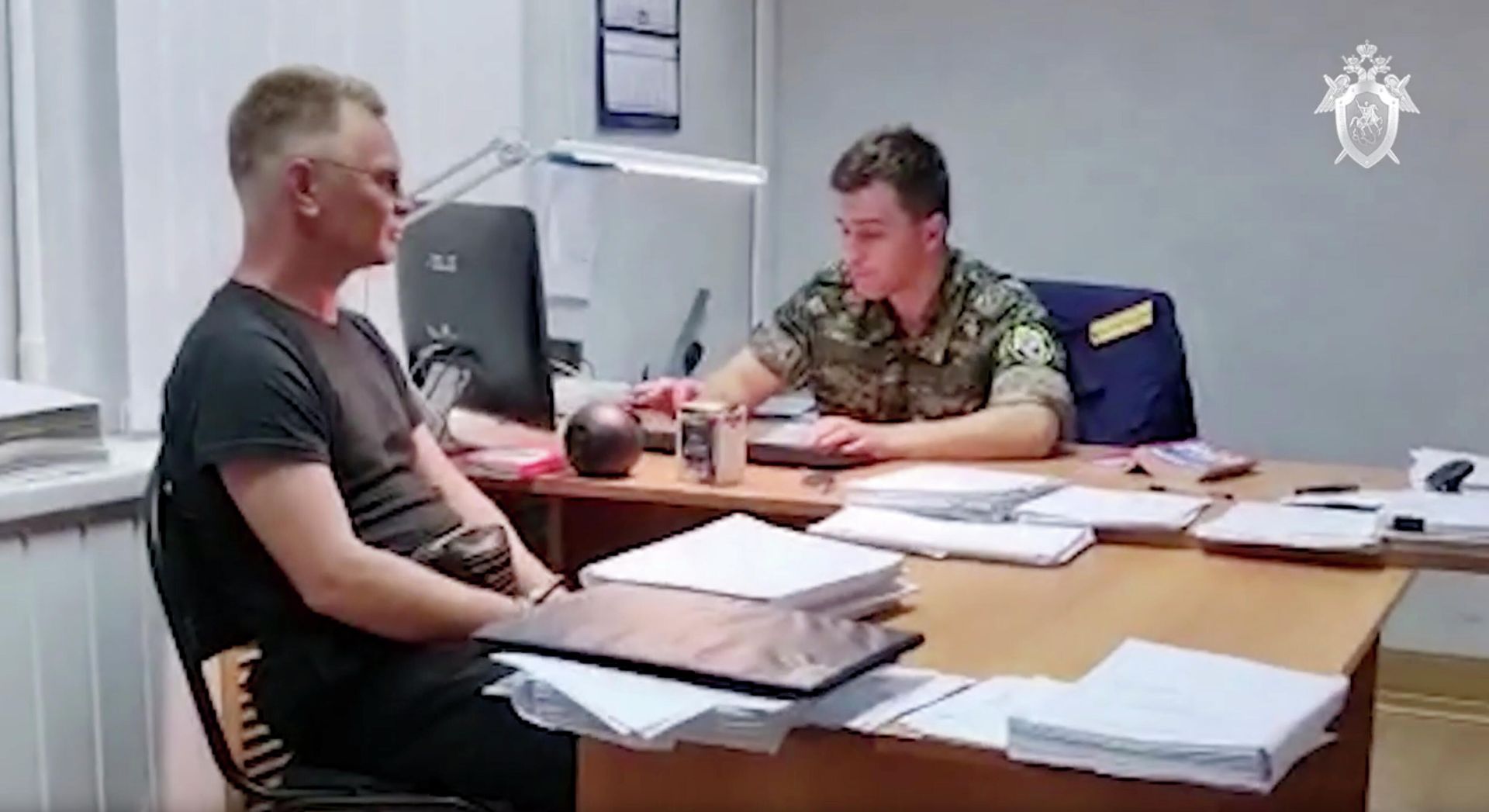 Матюшин на допросе у следователя Матюшин на допросе у следователя - РИА Новости, 1920, 23.12.2021