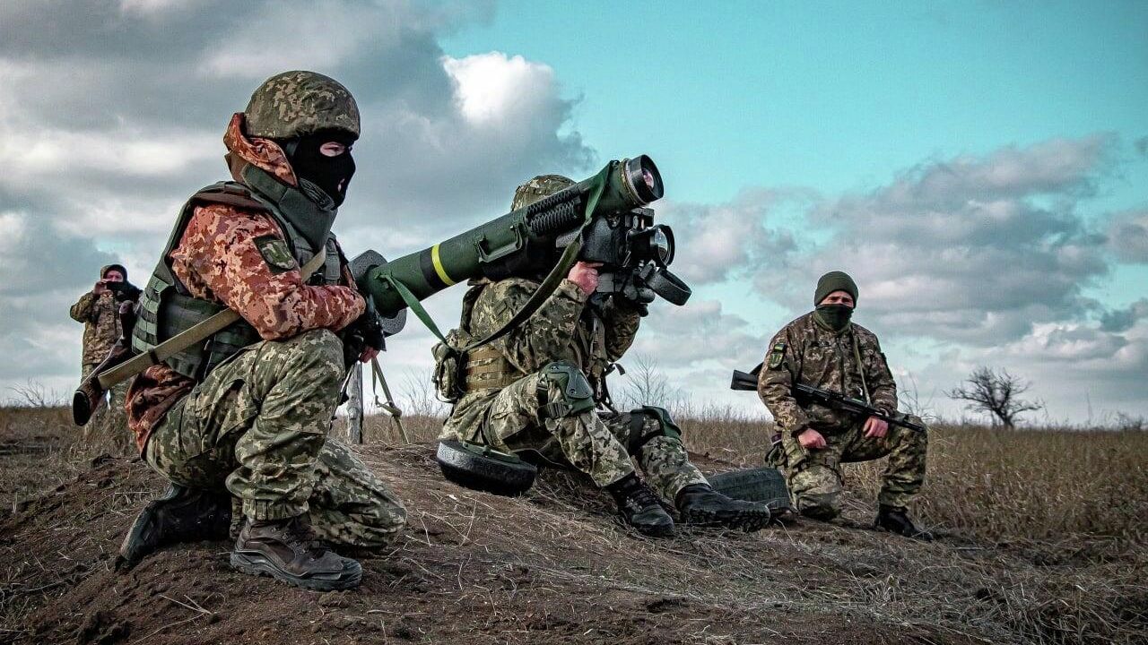 Украинские военные провели учебные стрельбы из ракетного комплекса Javelin в Донбассе Украинские военные провели учебные стрельбы из ракетного комплекса Javelin в Донбассе - РИА Новости, 1920, 13.01.2022