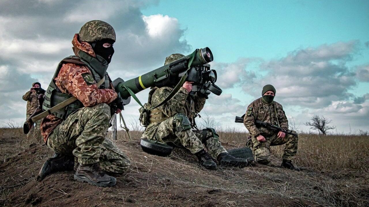 Украинские военные провели учебные стрельбы из ракетного комплекса Javelin в Донбассе Украинские военные провели учебные стрельбы из ракетного комплекса Javelin в Донбассе - РИА Новости, 1920, 20.06.2022