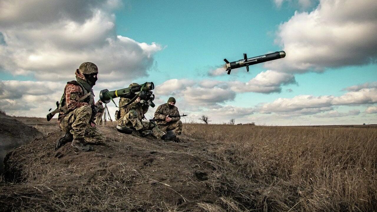 Украинские военные провели учебные стрельбы из ракетного комплекса Javelin в Донбассе Украинские военные провели учебные стрельбы из ракетного комплекса Javelin в Донбассе - РИА Новости, 1920, 08.01.2022
