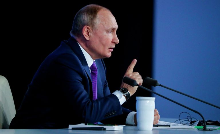 Президент РФ Владимир Путин на большой ежегодной пресс-конференции в Центральном выставочном зале Манеж Президент РФ Владимир Путин на большой ежегодной пресс-конференции в Центральном выставочном зале Манеж