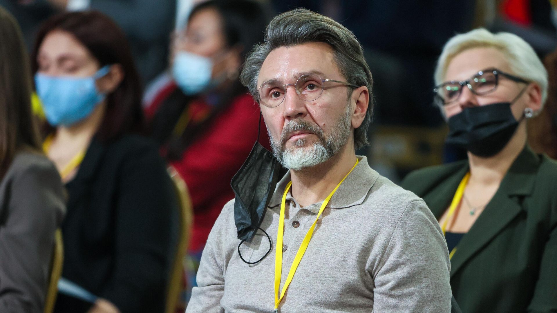 Генеральный продюсер телеканала RTVI Сергей Шнуров во время большой ежегодной пресс-конференции президента РФ Владимира Путина Генеральный продюсер телеканала RTVI Сергей Шнуров во время большой ежегодной пресс-конференции президента РФ Владимира Путина - РИА Новости, 1920, 23.05.2022