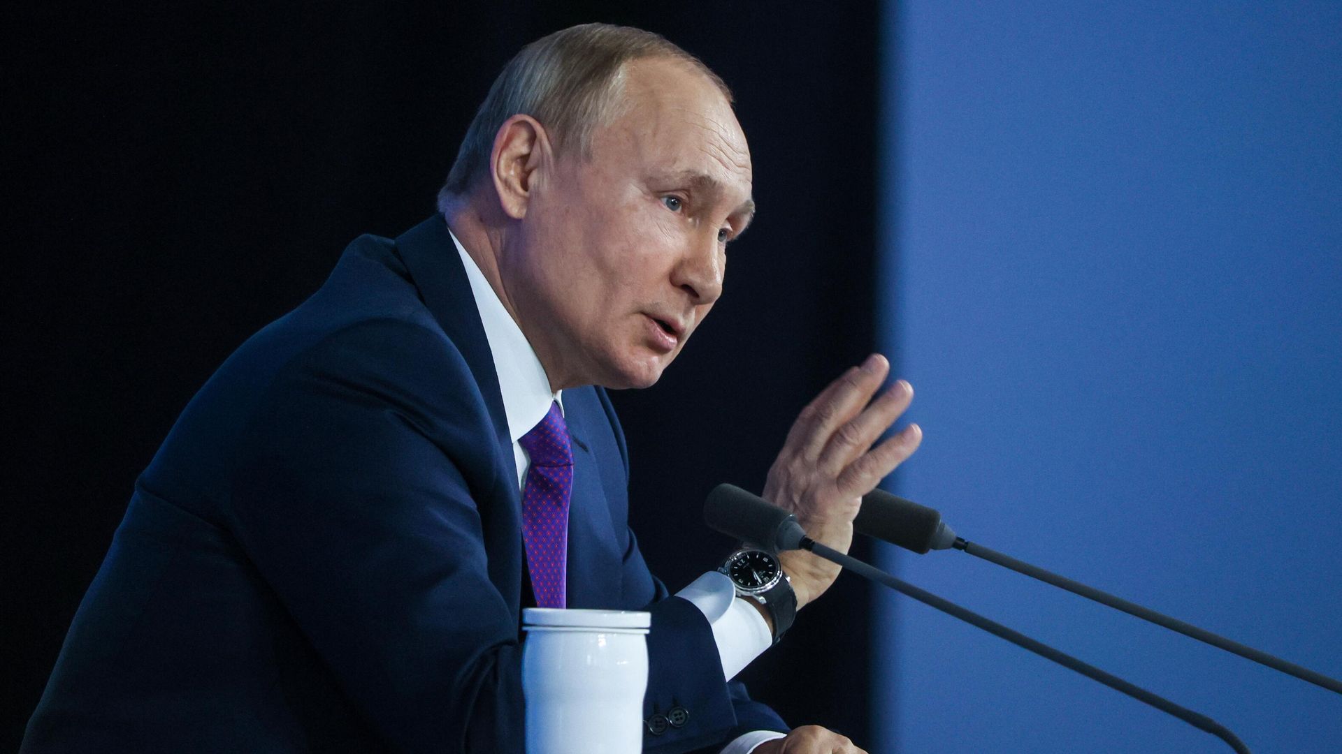Президент России Владимир Путин на большой ежегодной пресс-конференции в Центральном выставочном зале Манеж Президент России Владимир Путин на большой ежегодной пресс-конференции в Центральном выставочном зале Манеж - РИА Новости, 1920, 13.01.2022