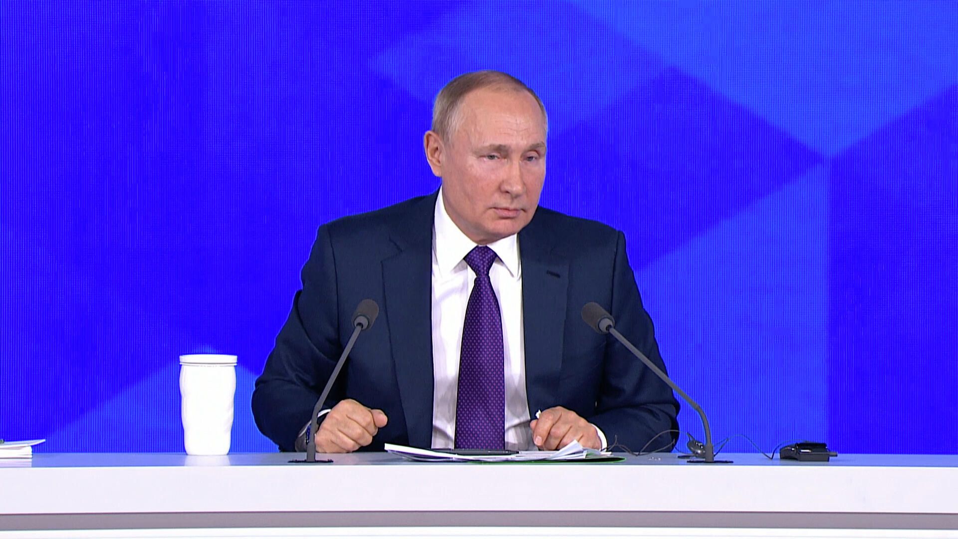 Путин: Потребителям в Европе и ФРГ надо бы знать, что происходит на самом деле Путин: Потребителям в Европе и ФРГ надо бы знать, что происходит на самом деле - РИА Новости, 1920, 23.12.2021