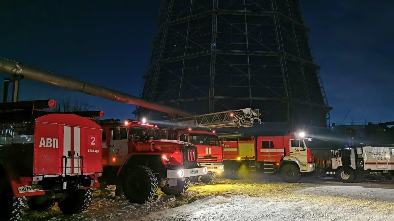 Автомобили МЧС на территории ТЭЦ-1 в Улан-Удэ, где произошел пожар Автомобили МЧС на территории ТЭЦ-1 в Улан-Удэ, где произошел пожар - РИА Новости, 1920, 23.12.2021