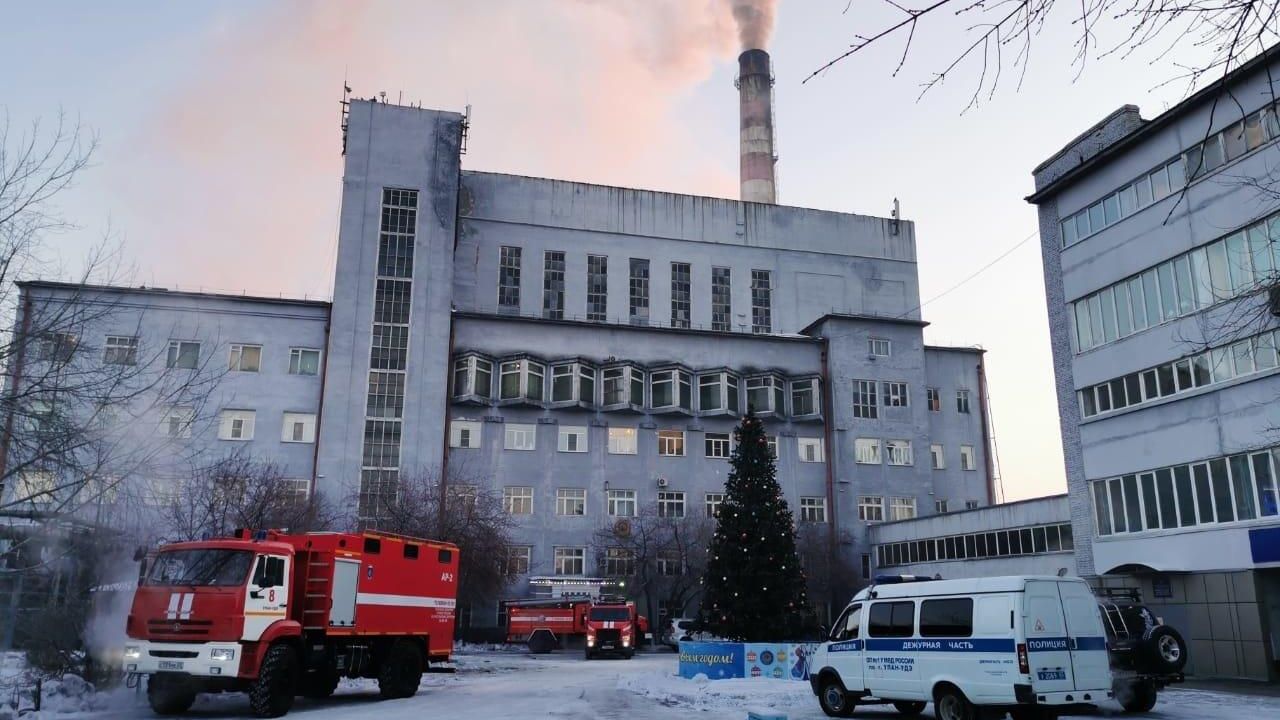 Автомобили МЧС на территории ТЭЦ-1 в Улан-Удэ, где произошел пожар Автомобили МЧС на территории ТЭЦ-1 в Улан-Удэ, где произошел пожар - РИА Новости, 1920, 23.12.2021