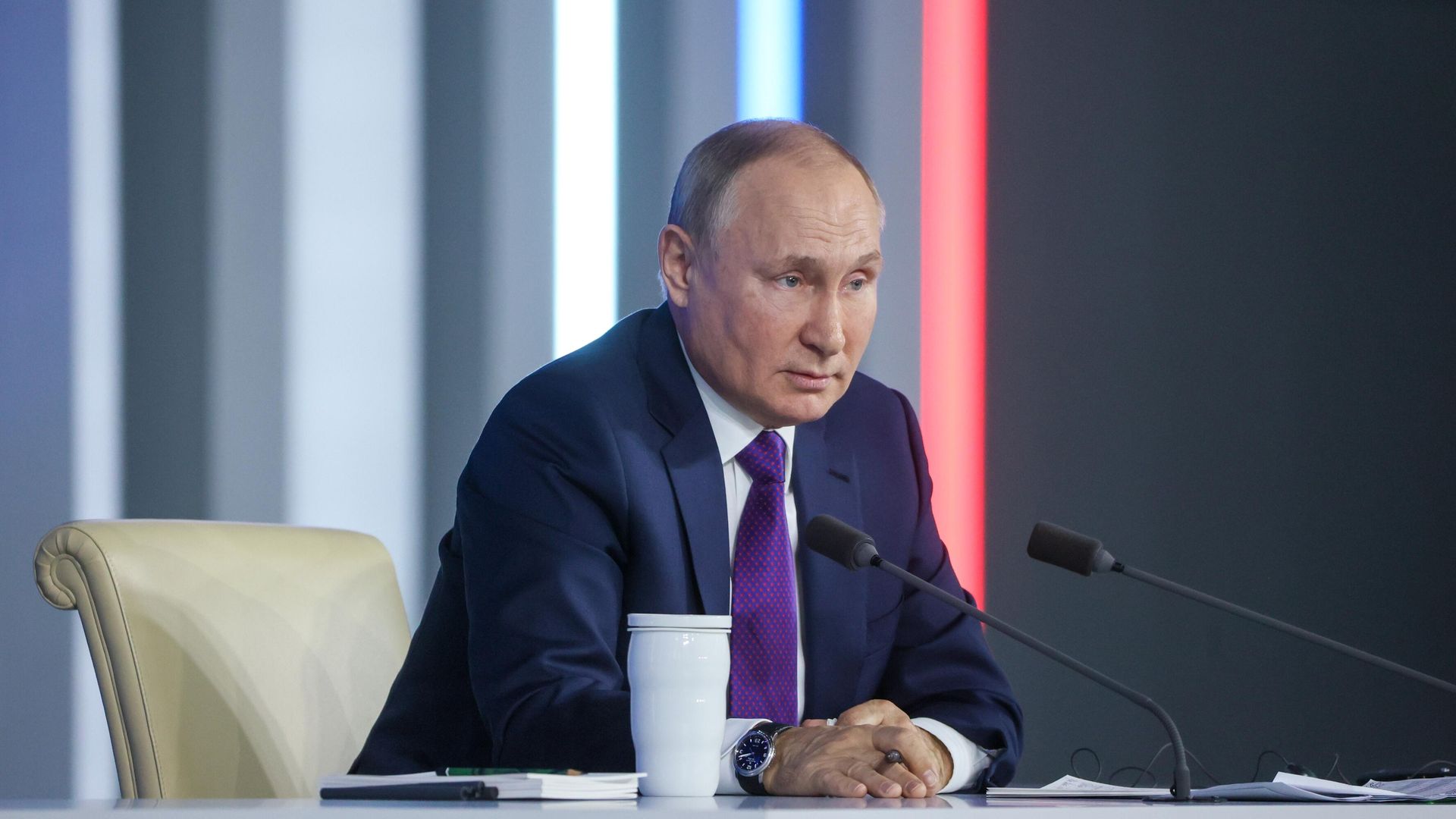 Президент РФ Владимир Путин на большой ежегодной пресс-конференции в Центральном выставочном зале Манеж Президент РФ Владимир Путин на большой ежегодной пресс-конференции в Центральном выставочном зале Манеж - РИА Новости, 1920, 14.01.2022