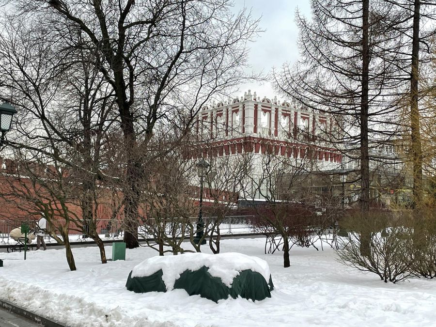 Кутафья (Предмостная) башня Кремля Кутафья (Предмостная) башня Кремля