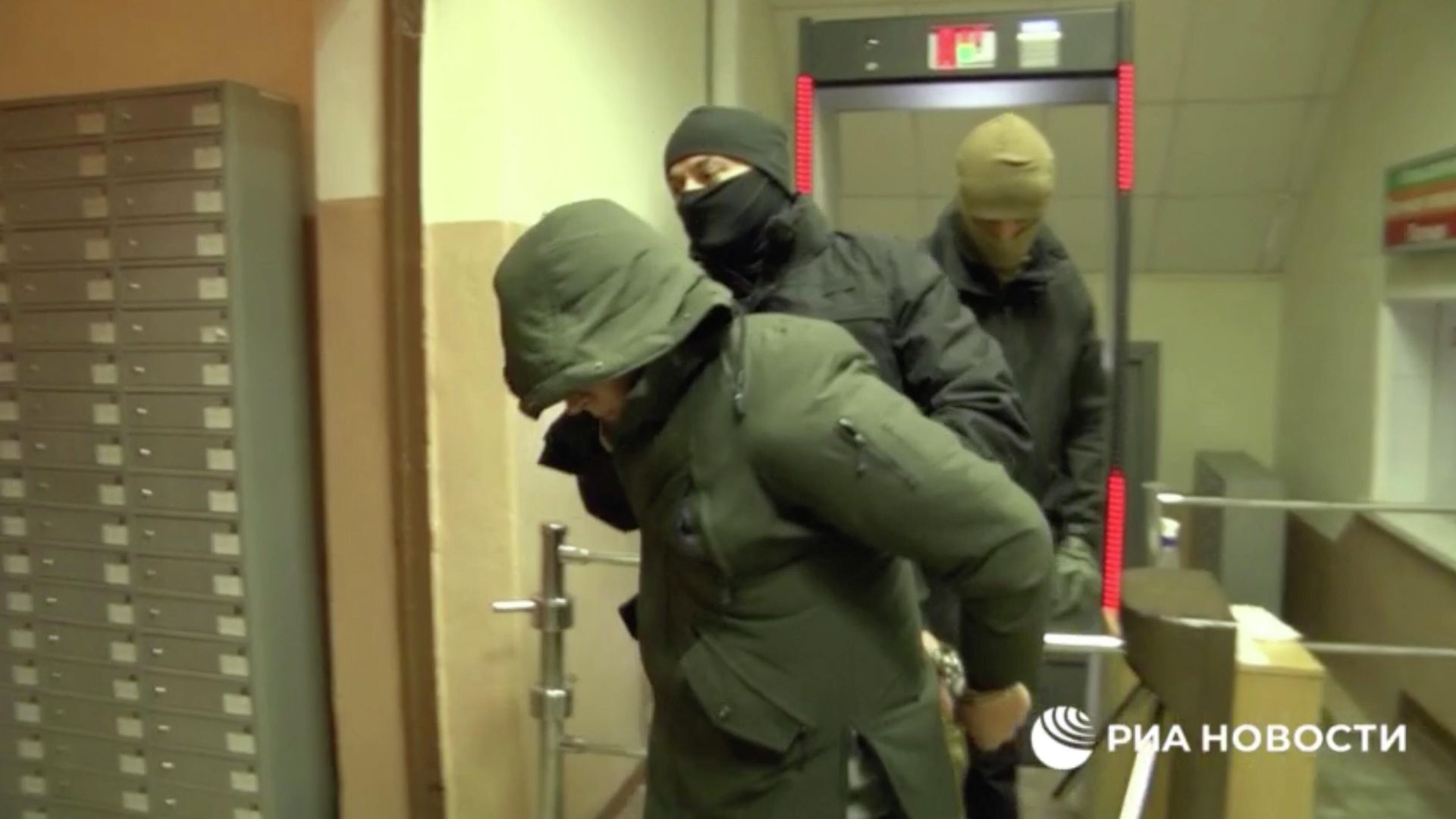 Военнослужащий Западного военного округа, задержанный по подозрению в госизмене. Кадр из видео Военнослужащий Западного военного округа, задержанный по подозрению в госизмене. Кадр из видео - РИА Новости, 1920, 24.12.2021