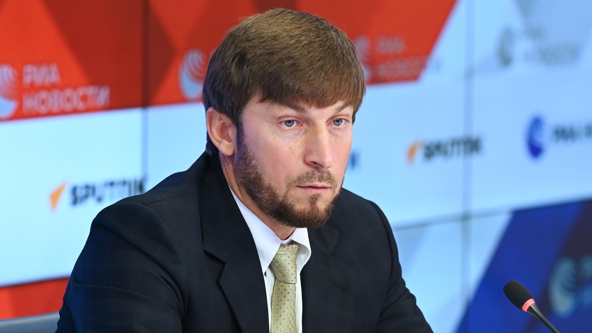 Советник президента Российской Федерации по вопросам климата Руслан Эдельгериев Советник президента Российской Федерации по вопросам климата Руслан Эдельгериев - РИА Новости, 1920, 28.12.2021