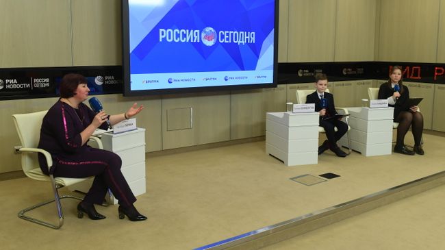 Участники онлайн-конференции на тему: Рейтинг детских новогодних представлений Москвы 2021/2022 Участники онлайн-конференции на тему: Рейтинг детских новогодних представлений Москвы 2021/2022