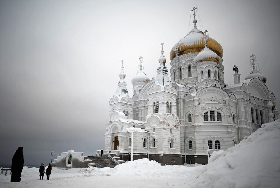 Белогорский мужской монастырь (Белогорский Свято-Николаевский миссионерский мужской монастырь) в Пермском крае Белогорский мужской монастырь (Белогорский Свято-Николаевский миссионерский мужской монастырь) в Пермском крае