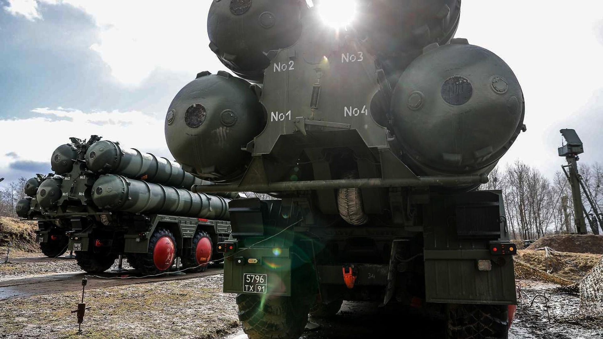 Боевые расчеты новейших зенитных ракетных систем С-400 Триумф Боевые расчеты новейших зенитных ракетных систем С-400 Триумф - РИА Новости, 1920, 10.04.2022