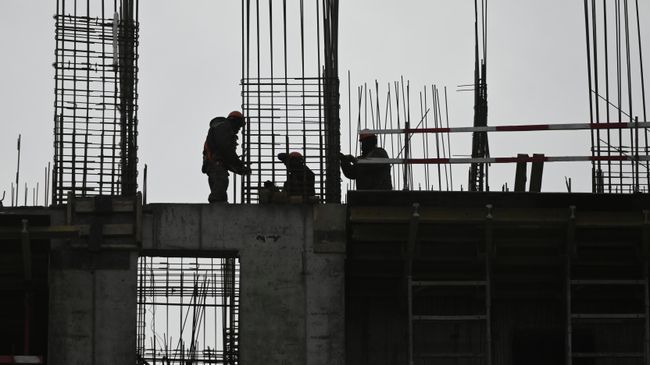 Рабочие на строительной площадке ЖК