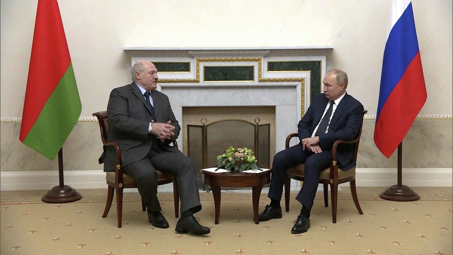 Дело не в лести – Лукашенко выразил признательность Путину за поддержку Дело не в лести – Лукашенко выразил признательность Путину за поддержку - РИА Новости, 1920, 29.12.2021