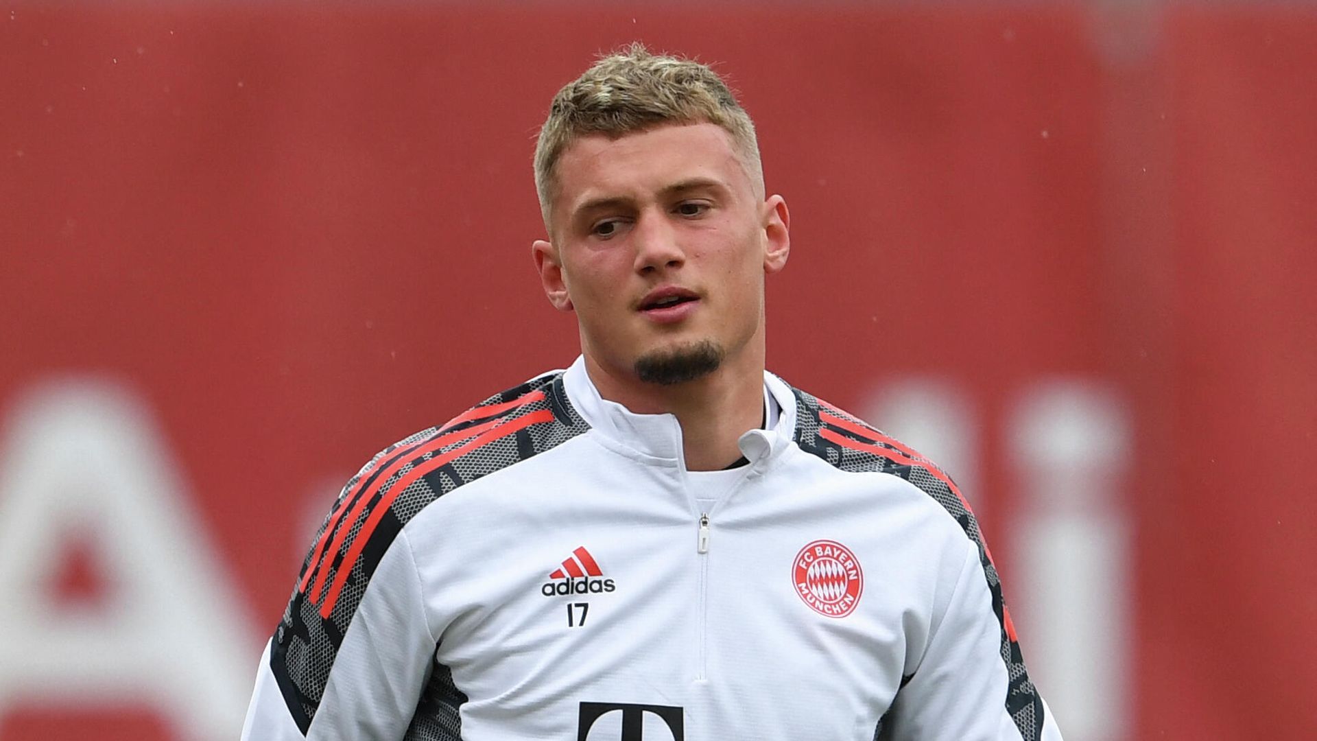 Bayern Munich's French midfielder Michael Cuisance looks on during a training session in Munich, southern Germany on October 19, 2021, on the eve of the UEFA Champions League Group E football match SL Benfica v FC Bayern Munich to be played in Lisbon. (Photo by Christof STACHE / AFP) Bayern Munich's French midfielder Michael Cuisance looks on during a training session in Munich, southern Germany on October 19, 2021, on the eve of the UEFA Champions League Group E football match SL Benfica v FC Bayern Munich to be played in Lisbon. (Photo by Christof STACHE / AFP) - РИА Новости, 1920, 30.12.2021