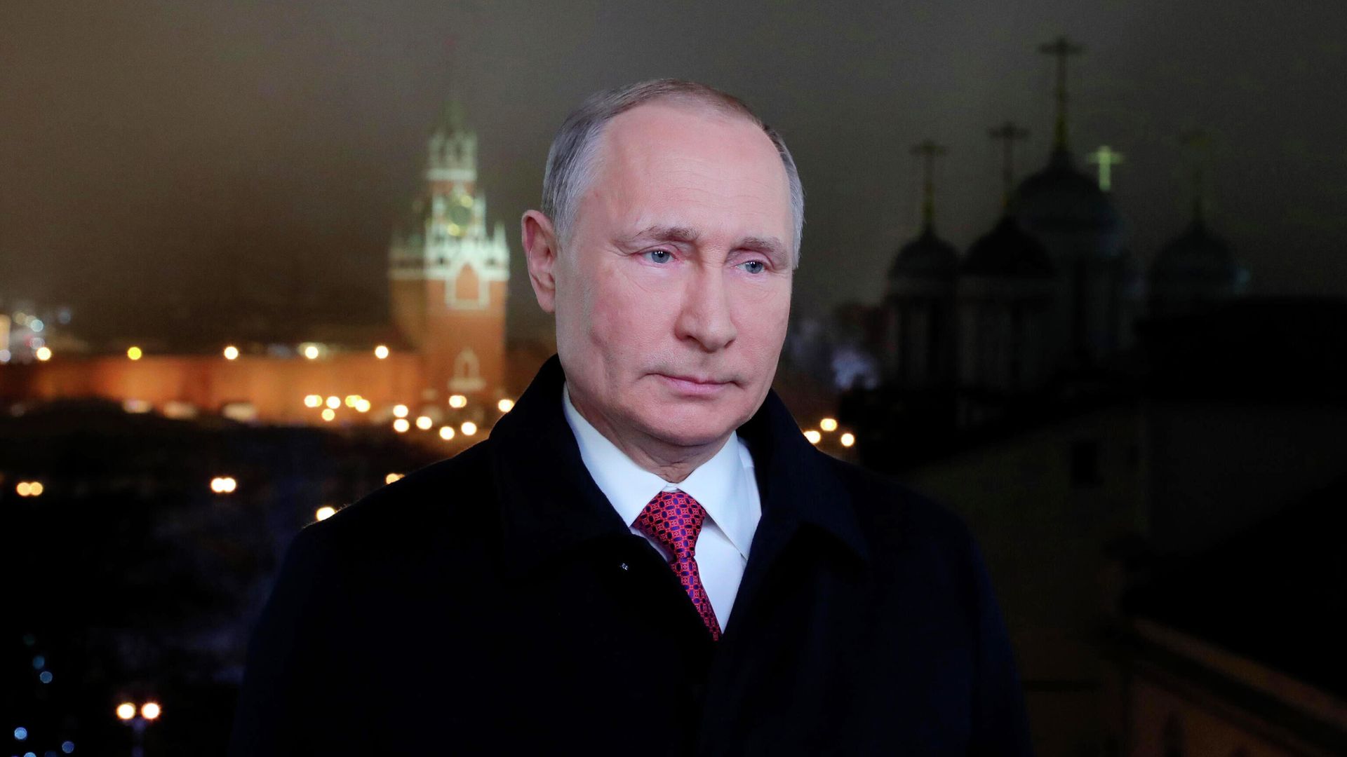 Президент России Владимир Путин во время новогоднего обращения к россиянам в канун 2020 года Президент России Владимир Путин во время новогоднего обращения к россиянам в канун 2020 года - РИА Новости, 1920, 31.12.2020