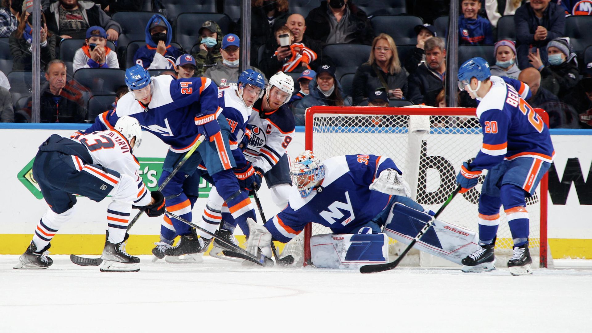 ELMONT, NEW YORK - JANUARY 01: Ilya Sorokin #30 of the New York Islanders defends the net against Jesse Puljujarvi #13 and Connor McDavid #97 of the Edmonton Oilers during the second period at the UBS Arena on January 01, 2022 in Elmont, New York. Bruce Bennett/Getty Images/AFP (Photo by BRUCE BENNETT / GETTY IMAGES NORTH AMERICA / Getty Images via AFP) ELMONT, NEW YORK - JANUARY 01: Ilya Sorokin #30 of the New York Islanders defends the net against Jesse Puljujarvi #13 and Connor McDavid #97 of the Edmonton Oilers during the second period at the UBS Arena on January 01, 2022 in Elmont, New York. Bruce Bennett/Getty Images/AFP (Photo by BRUCE BENNETT / GETTY IMAGES NORTH AMERICA / Getty Images via AFP) - РИА Новости, 1920, 02.01.2022