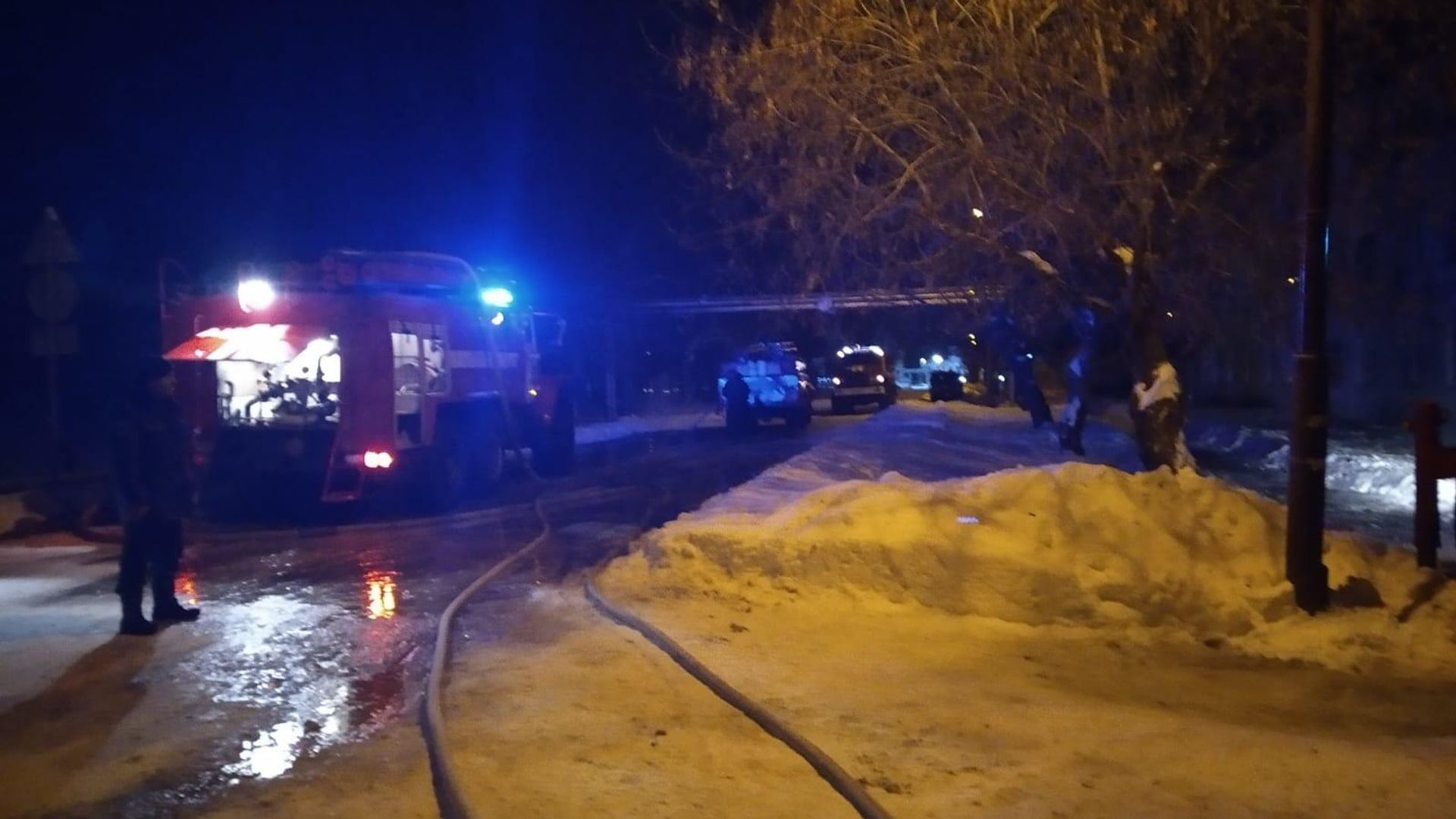 Пожар в Сухом Логе, Свердловская область Пожар в Сухом Логе, Свердловская область - РИА Новости, 1920, 02.01.2022