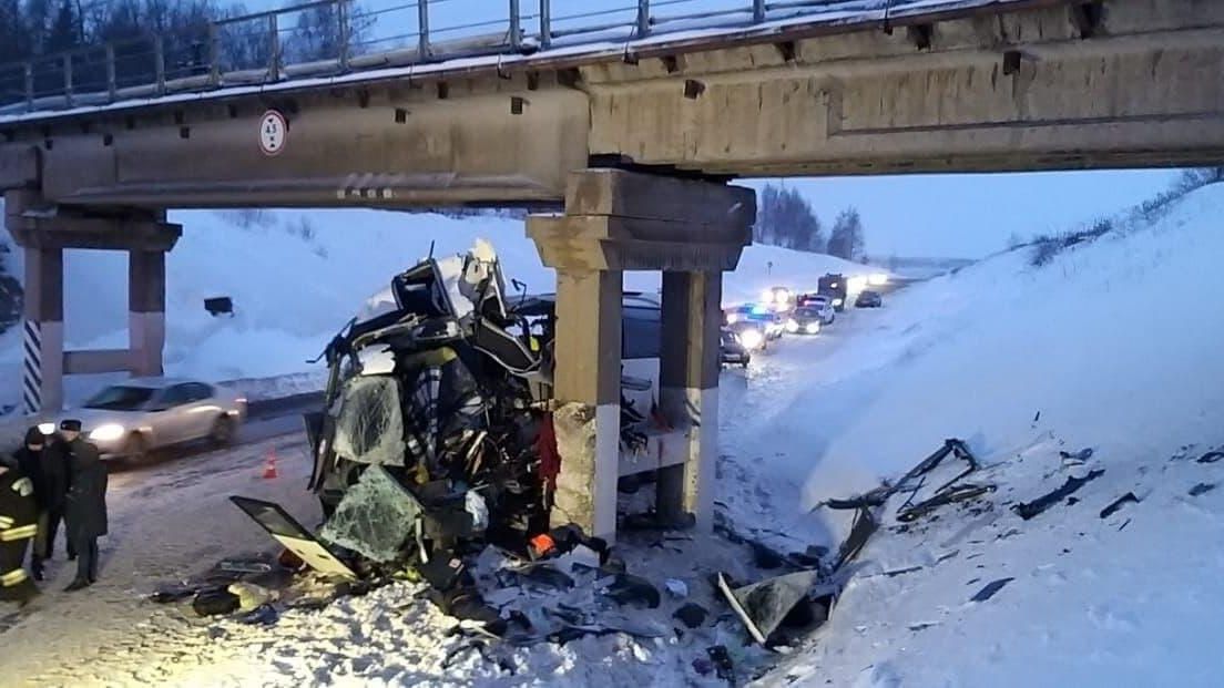 На месте ДТП с автобусом в Рязанской области На месте ДТП с автобусом в Рязанской области - РИА Новости, 1920, 02.01.2022