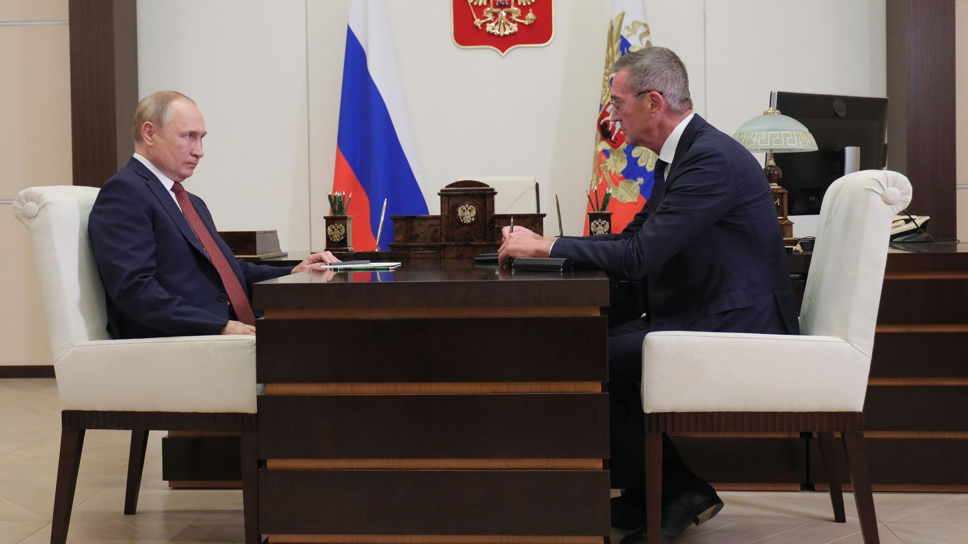 Президент России Владимир Путин и генеральный директор корпорации Тактическое ракетное вооружение Борис Обносов Президент России Владимир Путин и генеральный директор корпорации Тактическое ракетное вооружение Борис Обносов - РИА Новости, 1920, 04.01.2022
