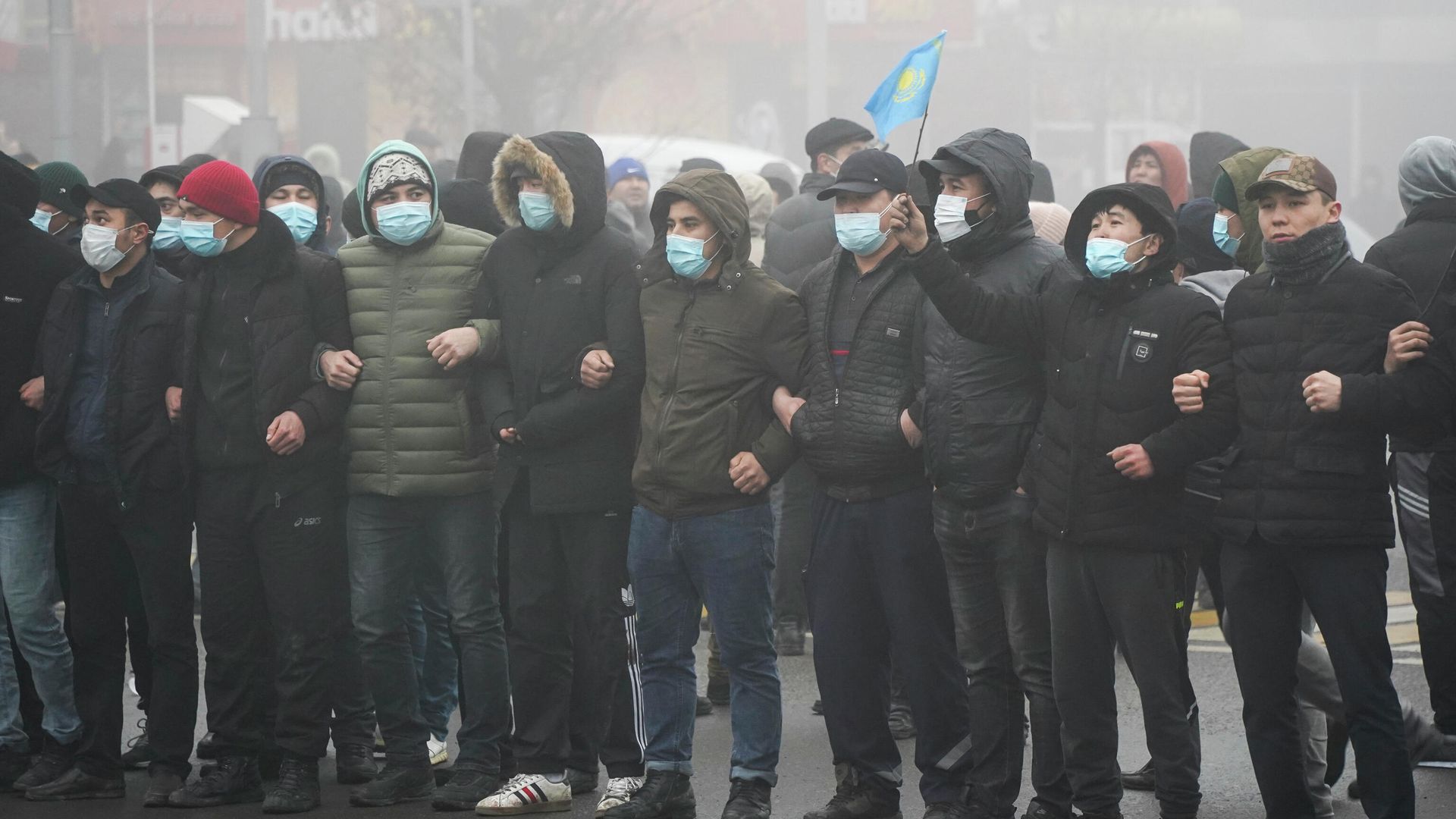 Участники акции протеста в Алма-Ате, Казахстан Участники акции протеста в Алма-Ате, Казахстан - РИА Новости, 1920, 07.01.2022