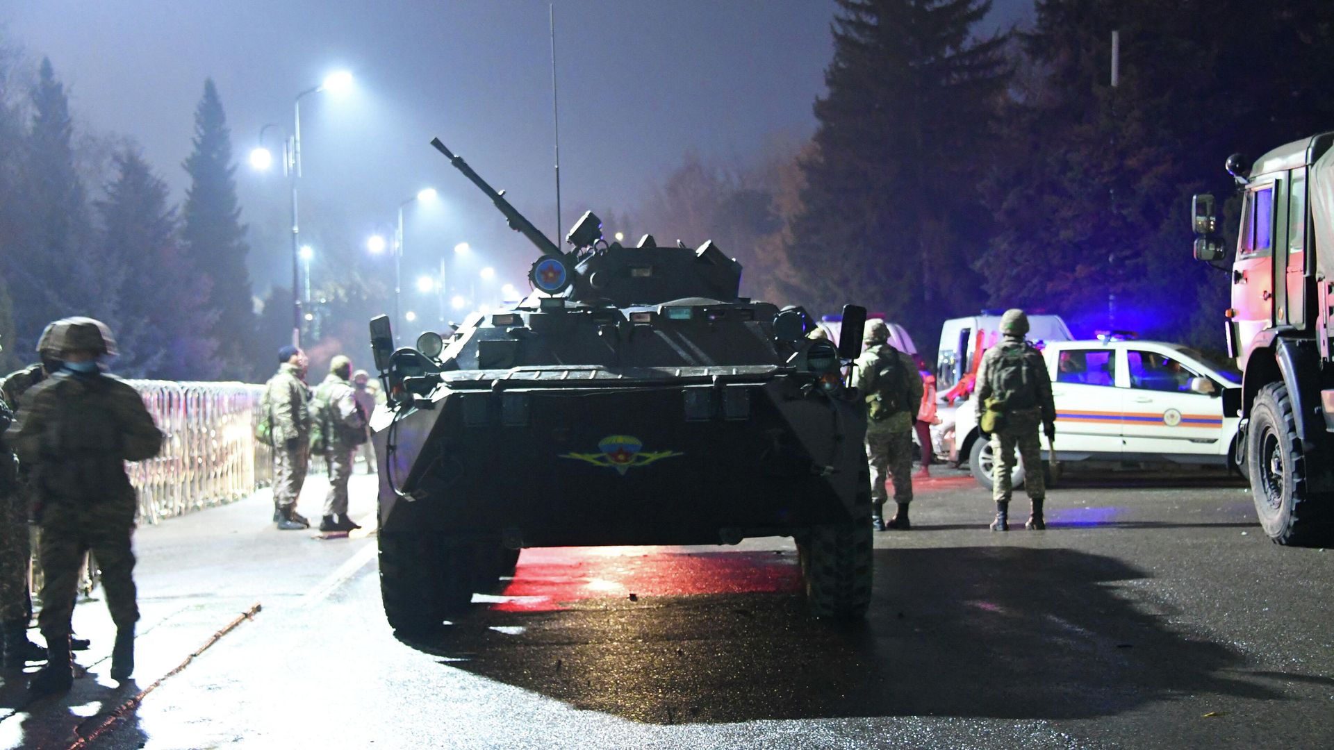 Военные на улице Алма-Аты, Казахстан Военные на улице Алма-Аты, Казахстан - РИА Новости, 1920, 06.01.2022