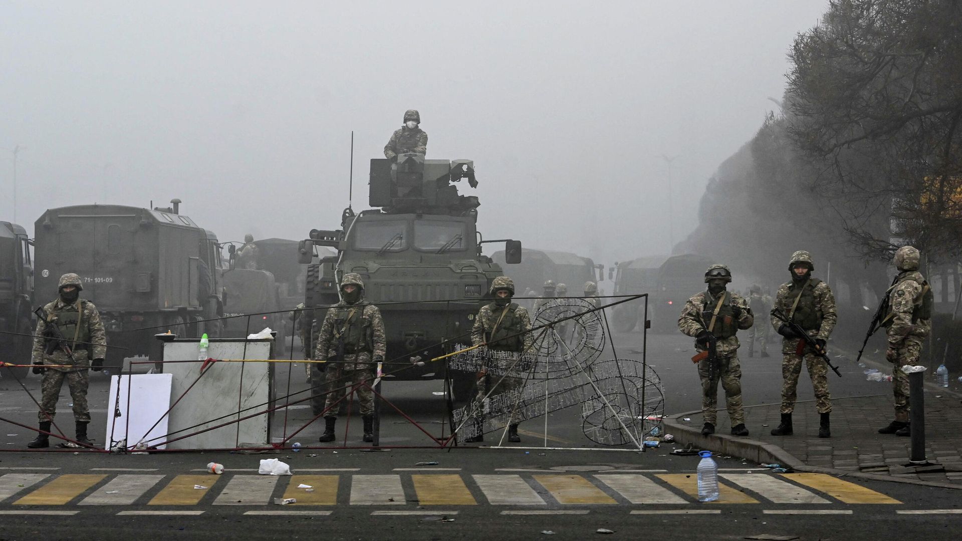Военные на площади Республики в Алма-Ате, Казахстан Военные на площади Республики в Алма-Ате, Казахстан - РИА Новости, 1920, 06.01.2022