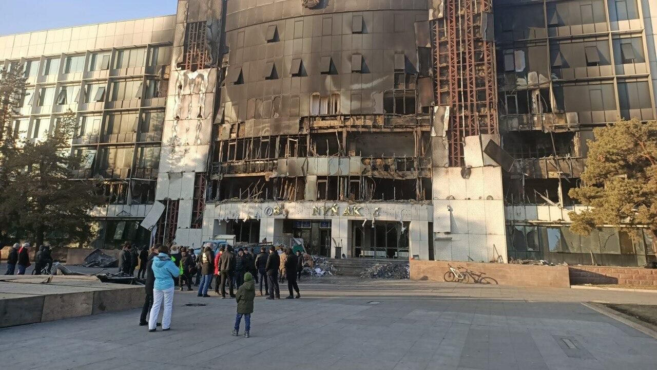 Сгоревшее здание акимата города Талдыкоргана - РИА Новости, 1920, 07.01.2022