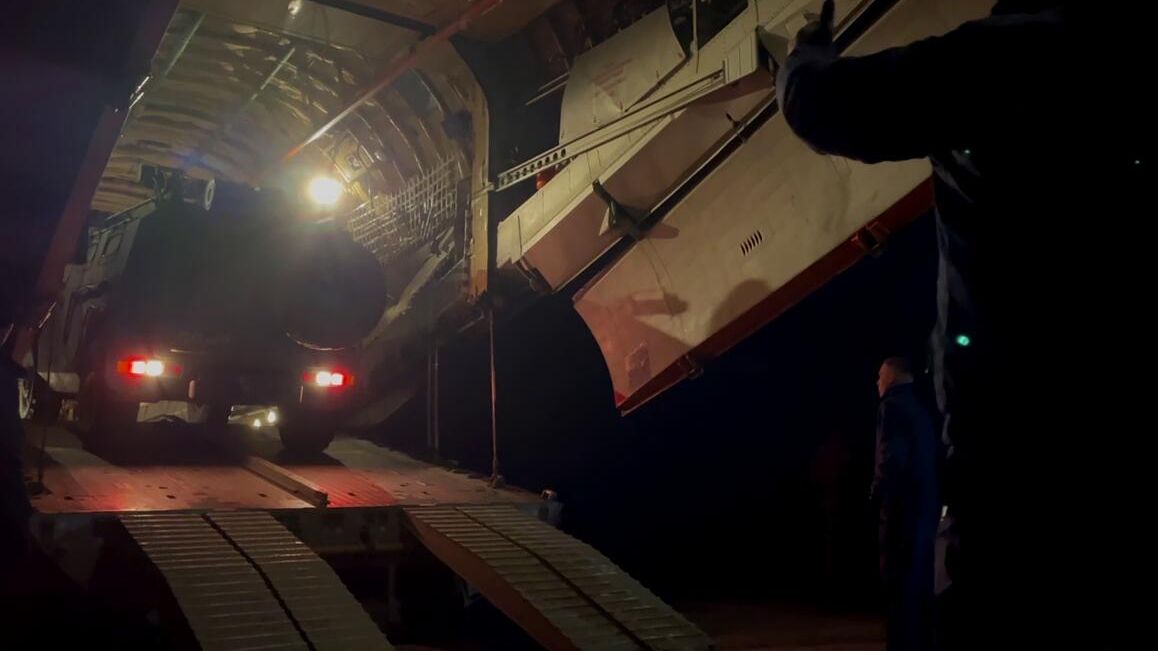 Прибытие российских подразделений из состава миротворческих сил ОДКБ в Казахстан. Скриншот видео Прибытие российских подразделений из состава миротворческих сил ОДКБ в Казахстан. Скриншот видео - РИА Новости, 1920, 06.01.2022