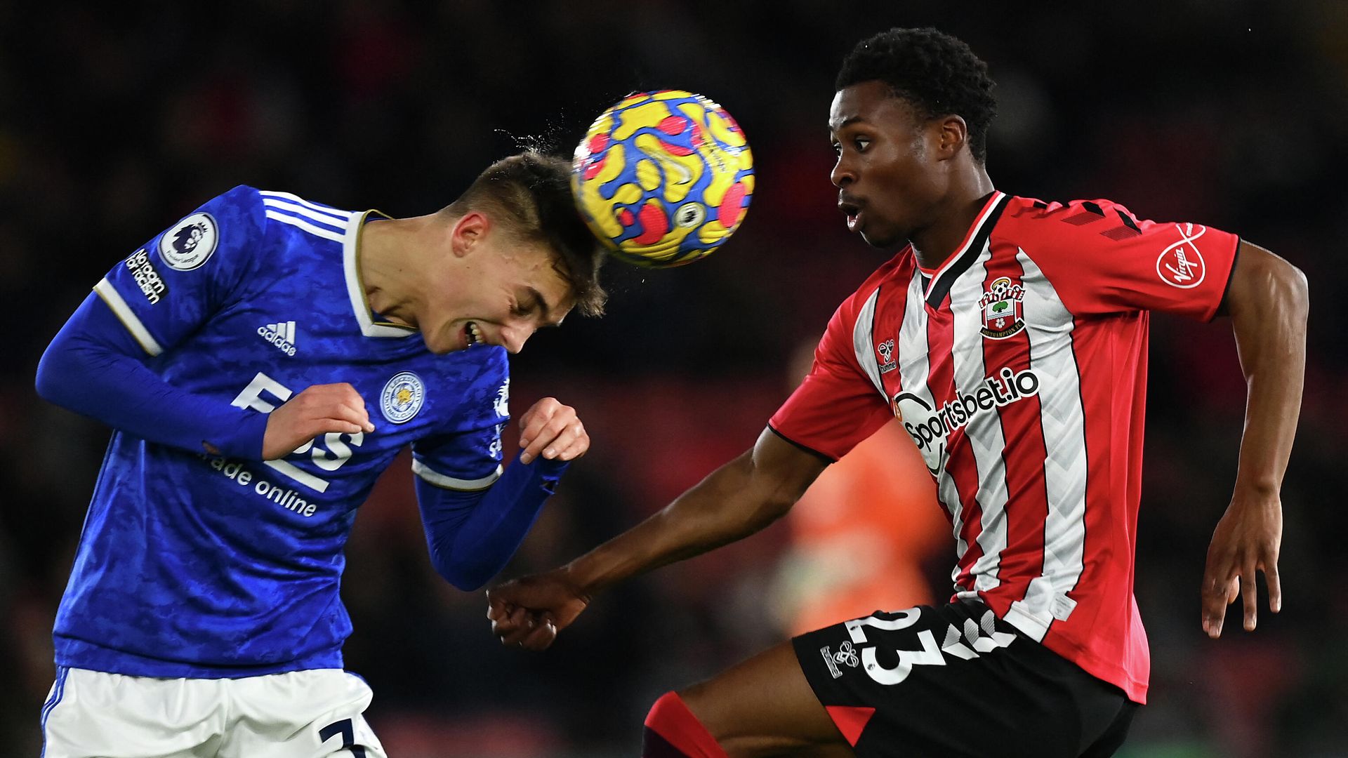 Leicester City's English defender Luke Thomas (L) vies with Southampton's English midfielder Nathan Tella (R) during the English Premier League football match between Southampton and Leicester City at St Mary's Stadium in Southampton, southern England on December 1, 2021. (Photo by Glyn KIRK / AFP) / RESTRICTED TO EDITORIAL USE. No use with unauthorized audio, video, data, fixture lists, club/league logos or 'live' services. Online in-match use limited to 120 images. An additional 40 images may be used in extra time. No video emulation. Social media in-match use limited to 120 images. An additional 40 images may be used in extra time. No use in betting publications, games or single club/league/player publications. / Leicester City's English defender Luke Thomas (L) vies with Southampton's English midfielder Nathan Tella (R) during the English Premier League football match between Southampton and Leicester City at St Mary's Stadium in Southampton, southern England on December 1, 2021. (Photo by Glyn KIRK / AFP) / RESTRICTED TO EDITORIAL USE. No use with unauthorized audio, video, data, fixture lists, club/league logos or 'live' services. Online in-match use limited to 120 images. An additional 40 images may be used in extra time. No video emulation. Social media in-match use limited to 120 images. An additional 40 images may be used in extra time. No use in betting publications, games or single club/league/player publications. / - РИА Новости, 1920, 06.01.2022