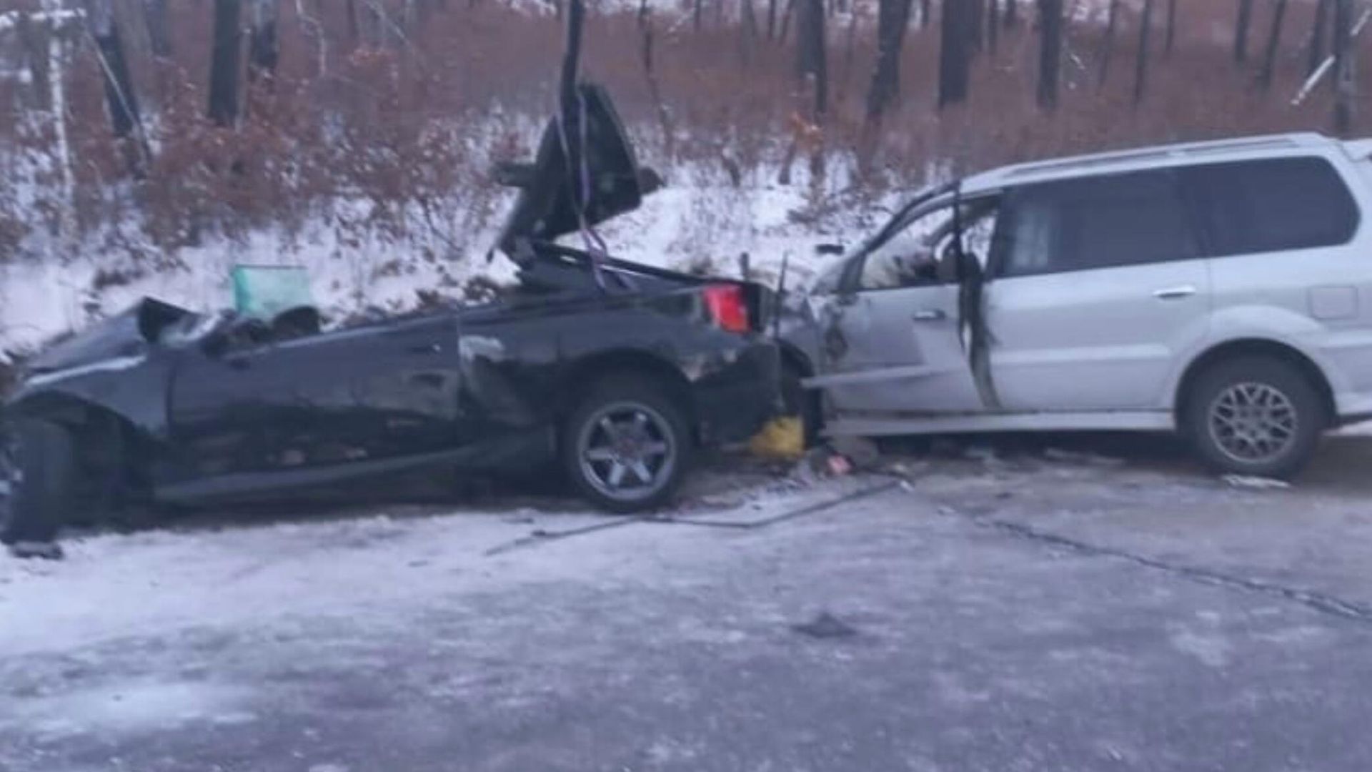 На месте ДТП с участием двух автомобилей в Амурской области На месте ДТП с участием двух автомобилей в Амурской области - РИА Новости, 1920, 10.01.2022