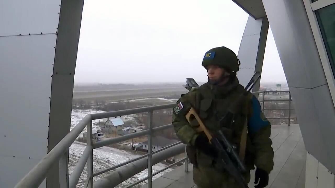 Военнослужащий из состава российского контингента миротворческих сил ОДКБ в Алма-Ате Военнослужащий из состава российского контингента миротворческих сил ОДКБ в Алма-Ате - РИА Новости, 1920, 11.01.2022