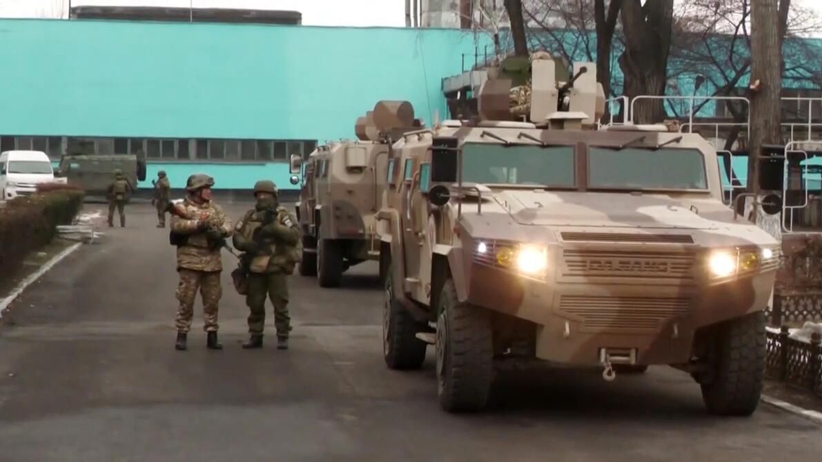 Военнослужащие из состава российского контингента миротворческих сил ОДКБ в Казахстане. Военнослужащие из состава российского контингента миротворческих сил ОДКБ в Казахстане. - РИА Новости, 1920, 11.01.2022