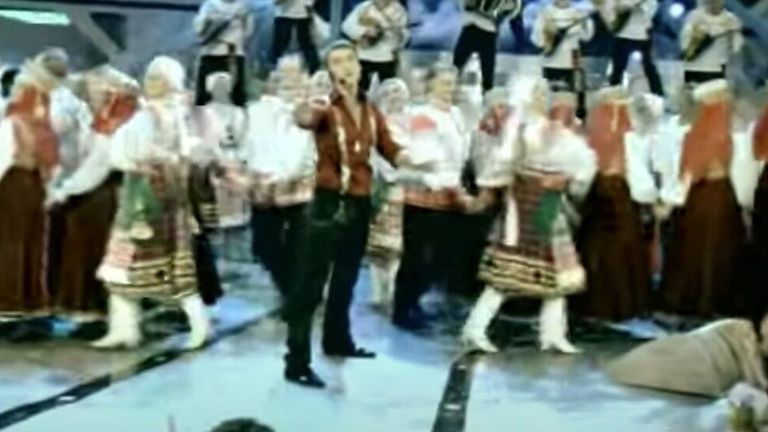 Кадр из музыкального клипа на песню Новая русская калинка Алексея Воробьева